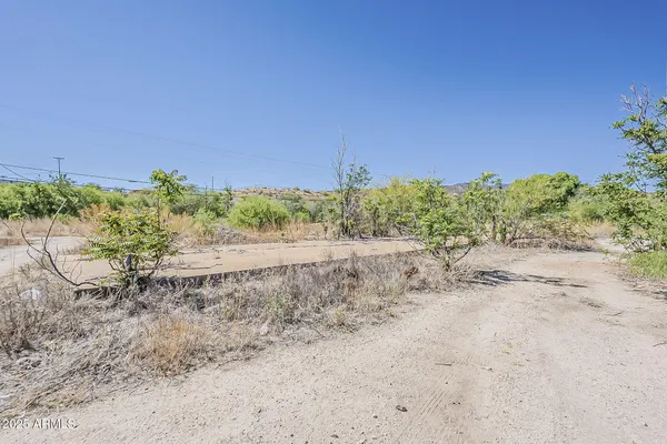 $325,000 | 5621 Maple Leaf Street, Unit 20604007Q, Claypool, AZ 85532