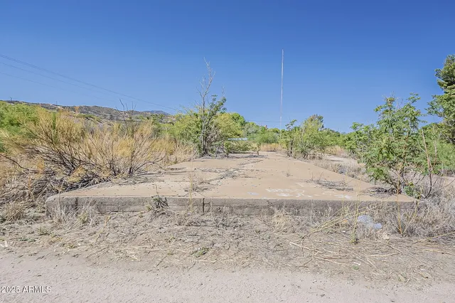 $325,000 | 5621 Maple Leaf Street, Unit 20604007Q, Claypool, AZ 85532