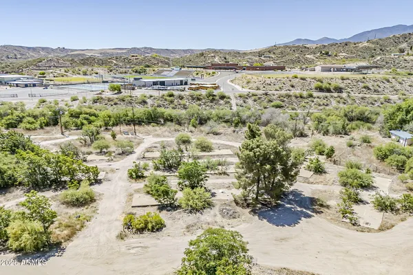 $325,000 | 5621 Maple Leaf Street, Unit 20604007Q, Claypool, AZ 85532