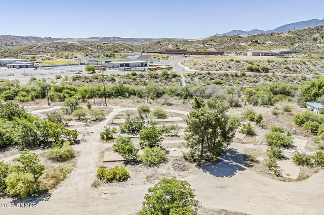 $325,000 | 5621 Maple Leaf Street, Unit 20604007Q, Claypool, AZ 85532