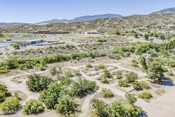 $325,000 | 5621 Maple Leaf Street, Unit 20604007Q, Claypool, AZ 85532