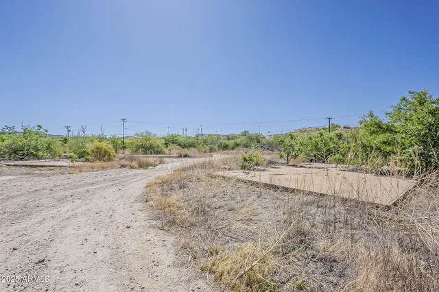 $325,000 | 5621 Maple Leaf Street, Unit 20604007Q, Claypool, AZ 85532