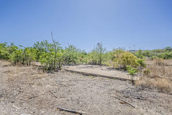 $325,000 | 5621 Maple Leaf Street, Unit 20604007Q, Claypool, AZ 85532