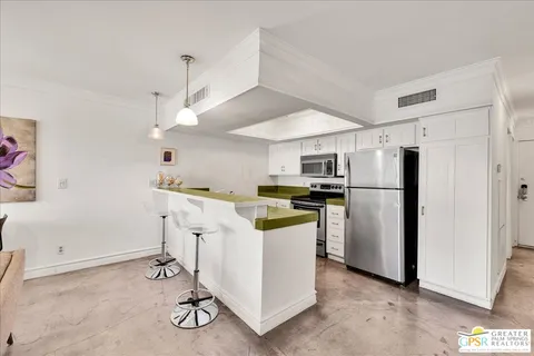 $229,000 | 1655 East Palm Canyon Drive, Unit 609, Palm Springs, CA 92264