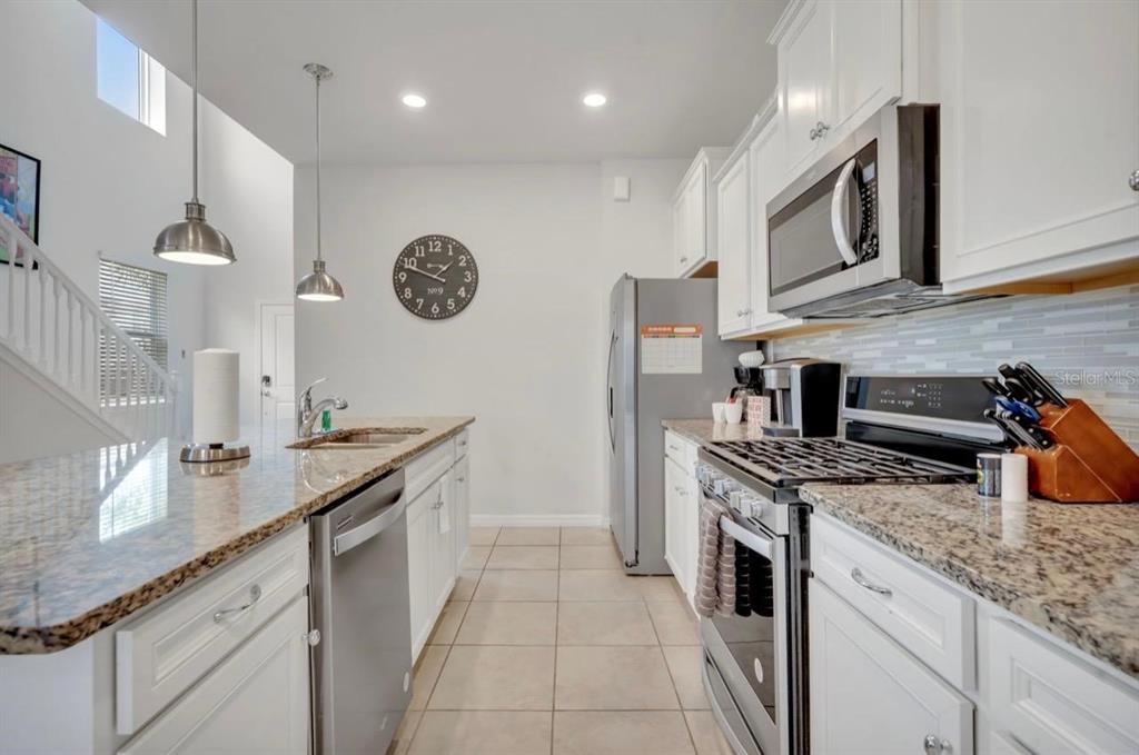 7204 Oakmoss Loop Davenport, FL 33837 - Photo 10 of 80