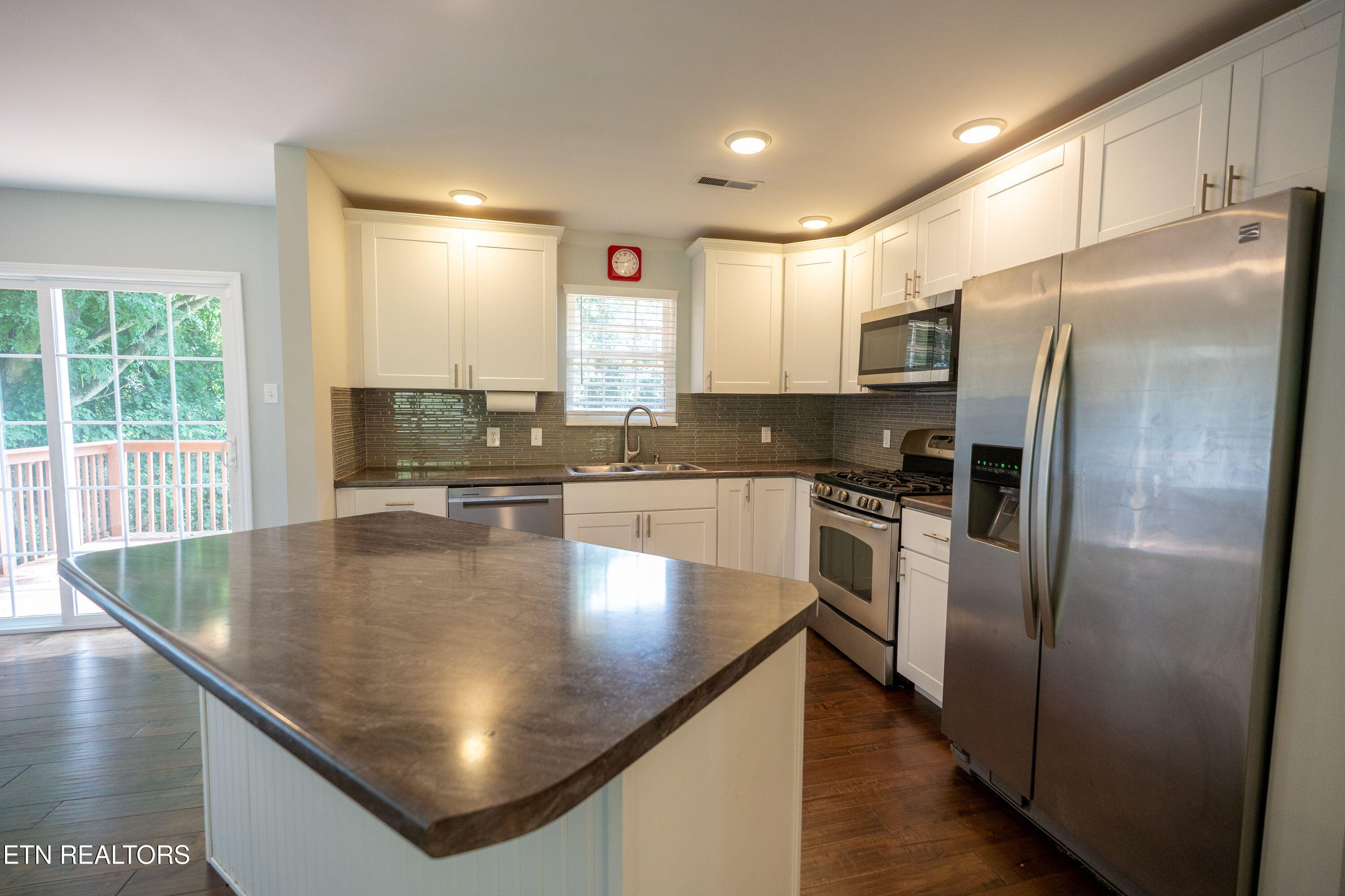 6008 Ridgewood Road Knoxville, TN 37918 - Photo 7 of 50 DSC06305