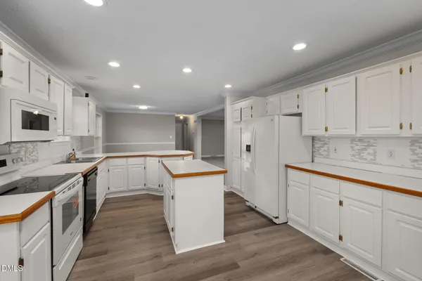 $285,000 | 2850 Sanderford Road, Raleigh, NC 27610