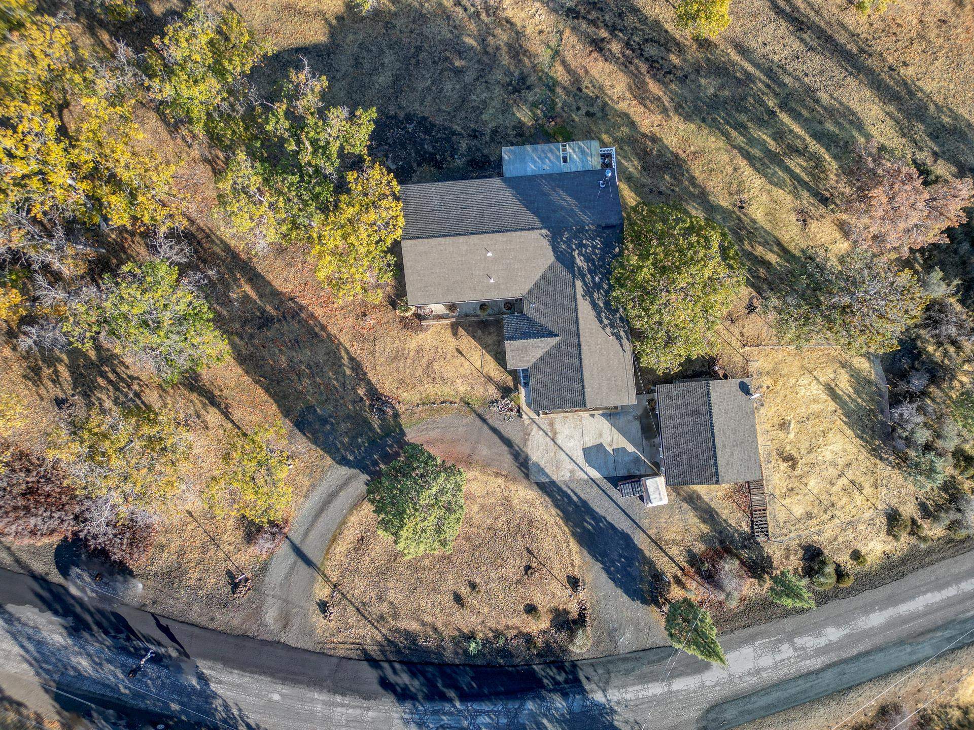 3115 Racoon Drive Hornbrook, CA 96044 - Photo 4 of 46 Gallery Image 4