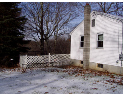 69 East Brimfield Road Holland, MA 01521 - Photo 3 of 15 Gallery Image 3