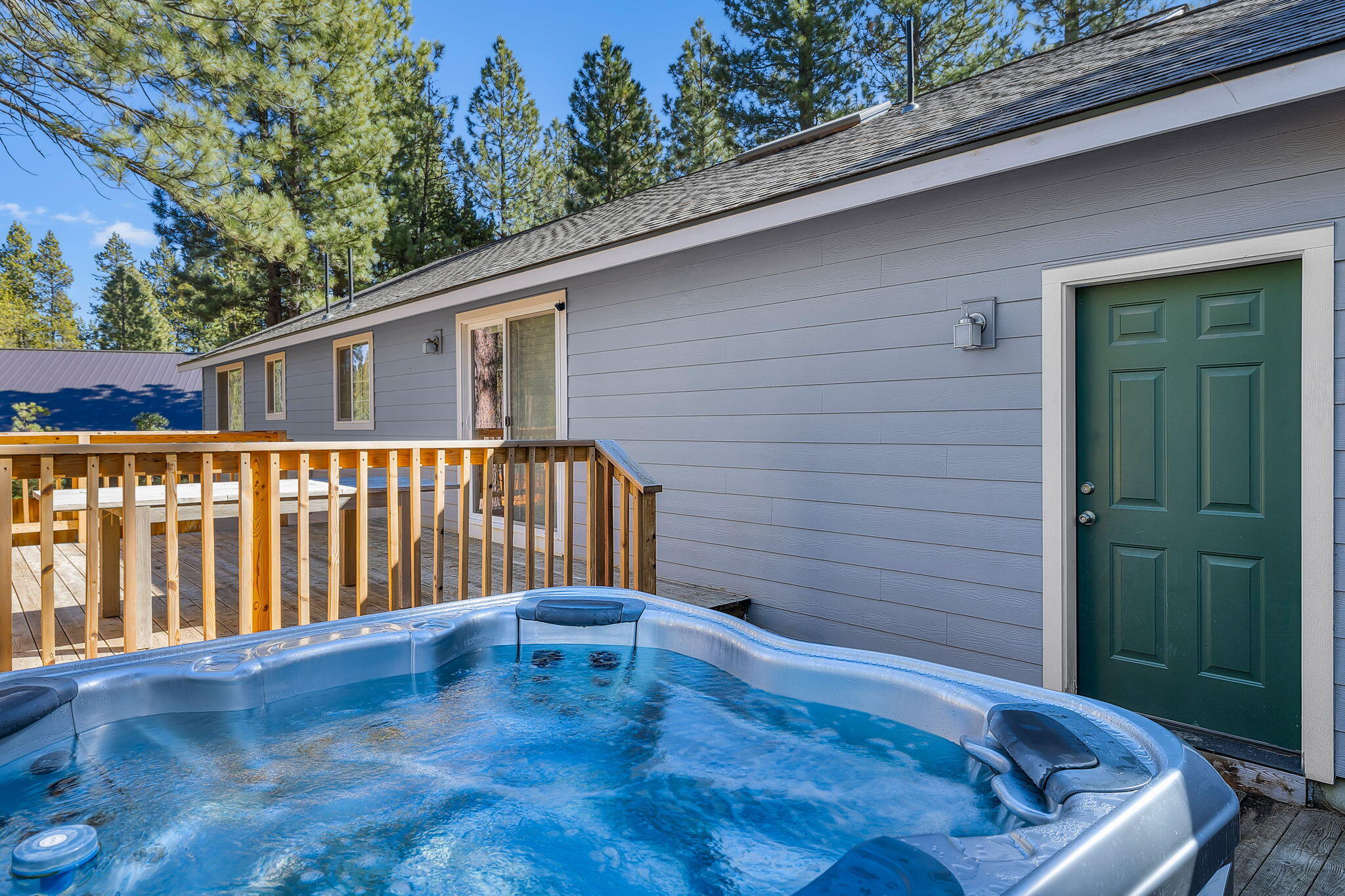 17064 Sacramento Road Bend, OR 97707 - Photo 36 of 50 a view of back yard of the house