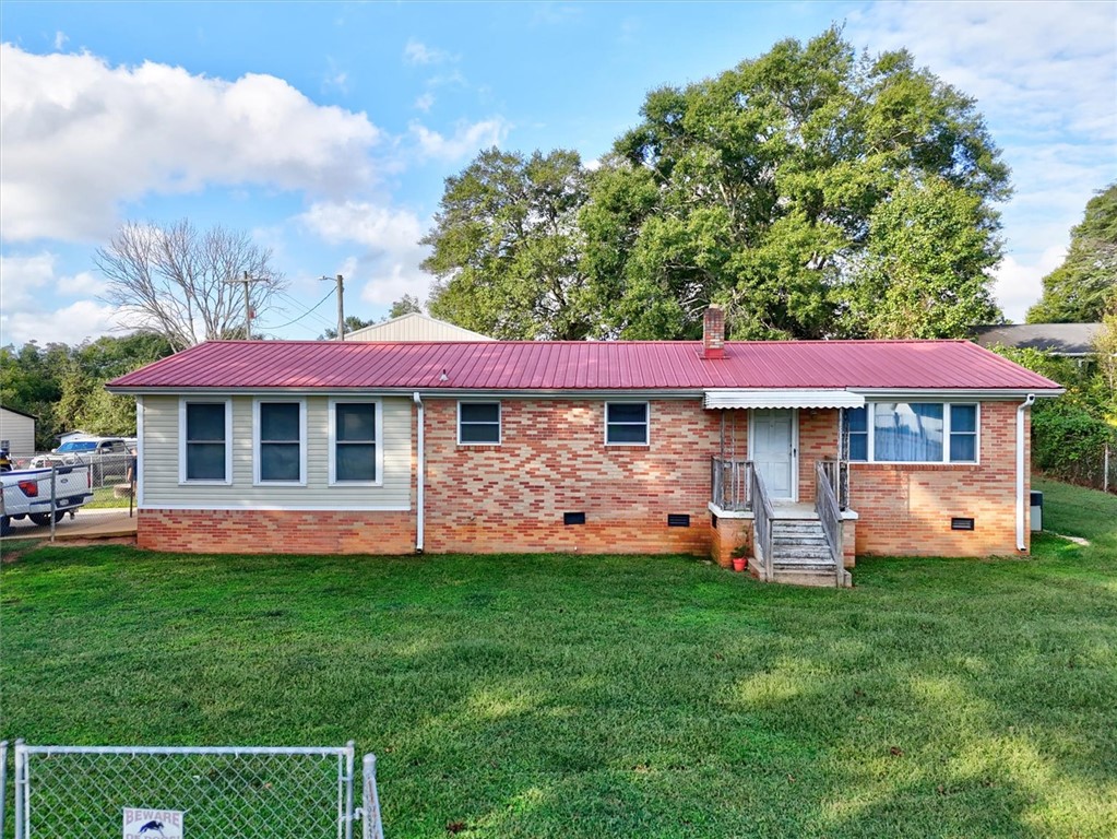 226 South Fishtrap Road Greenville, SC 29611 - Photo 1 of 47 Gallery Image 1