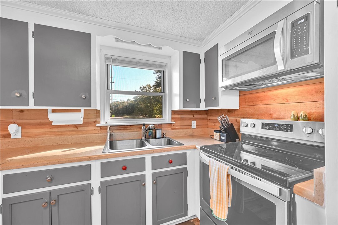 226 South Fishtrap Road Greenville, SC 29611 - Photo 7 of 47 Gallery Image 7