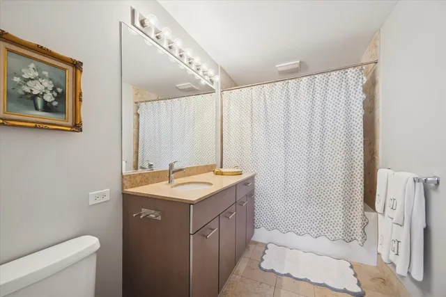 $489,000 | 659 West Randolph Street, Unit 1401, Chicago, IL 60661
