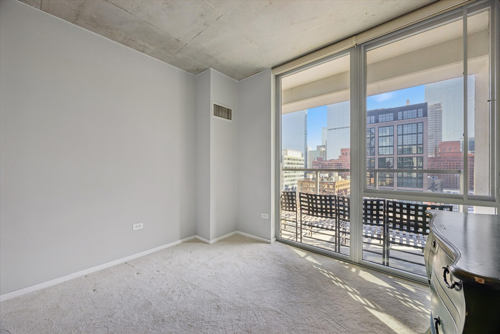 659 West Randolph Street, Unit 1401 Chicago, IL 60661 - Photo 15 of 15 a view of entryway with balcony