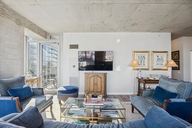 $489,000 | 659 West Randolph Street, Unit 1401, Chicago, IL 60661