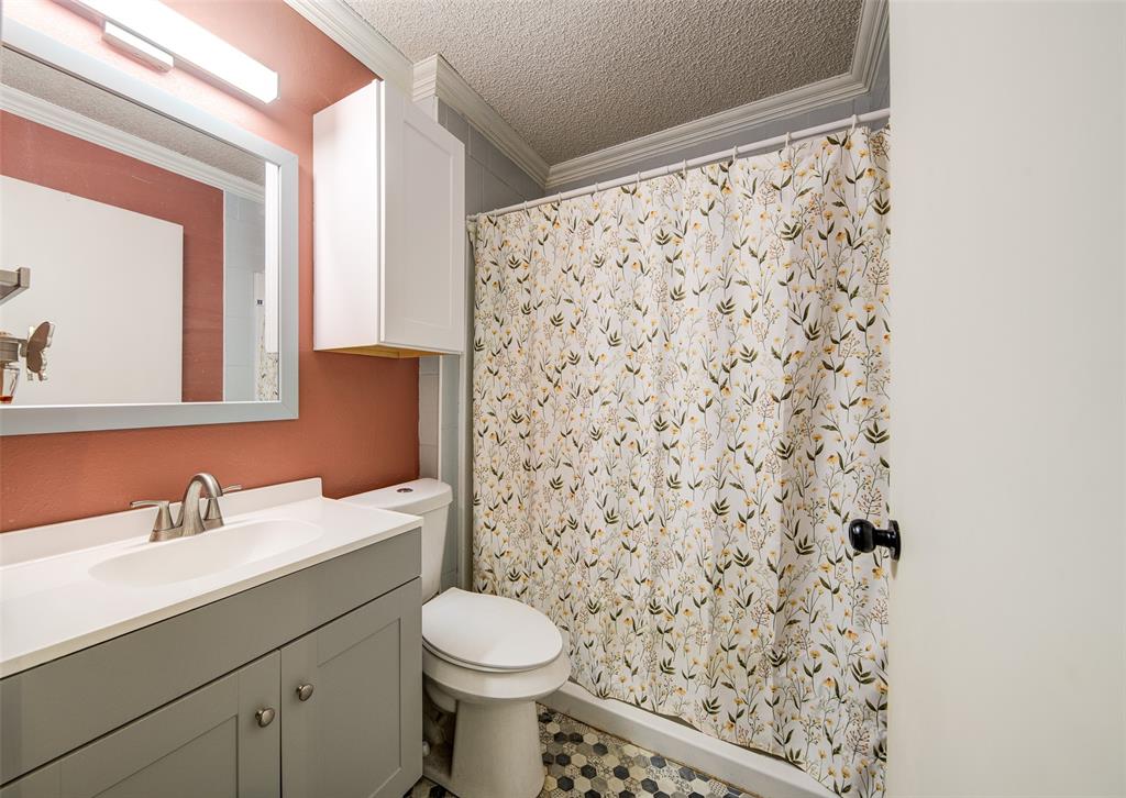 514 Gilliland Road Springtown, TX 76082 - Photo 16 of 31