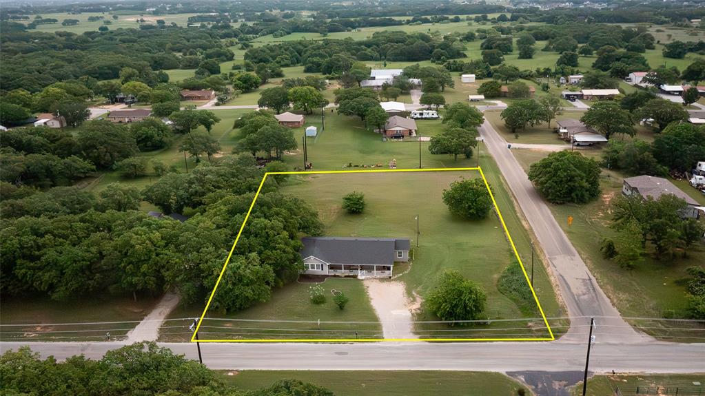 514 Gilliland Road Springtown, TX 76082 - Photo 4 of 31 Nice 1 acre lot
