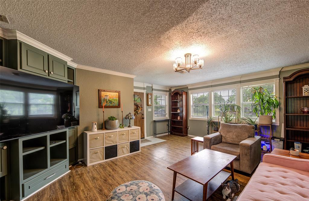 514 Gilliland Road Springtown, TX 76082 - Photo 6 of 31 View of the front door and living area