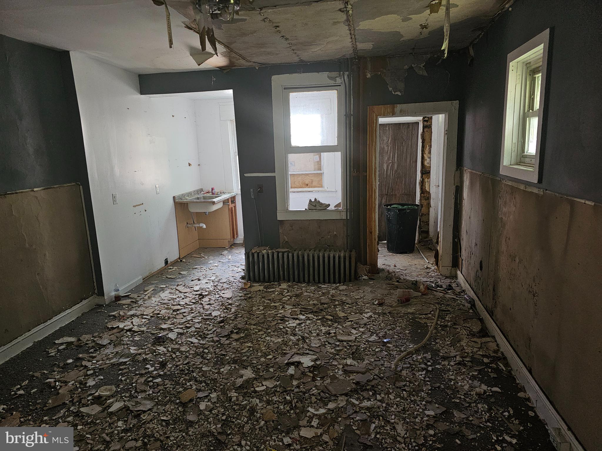 121 South Calverton Road Baltimore, MD 21223 - Photo 4 of 10 Gallery Image 4