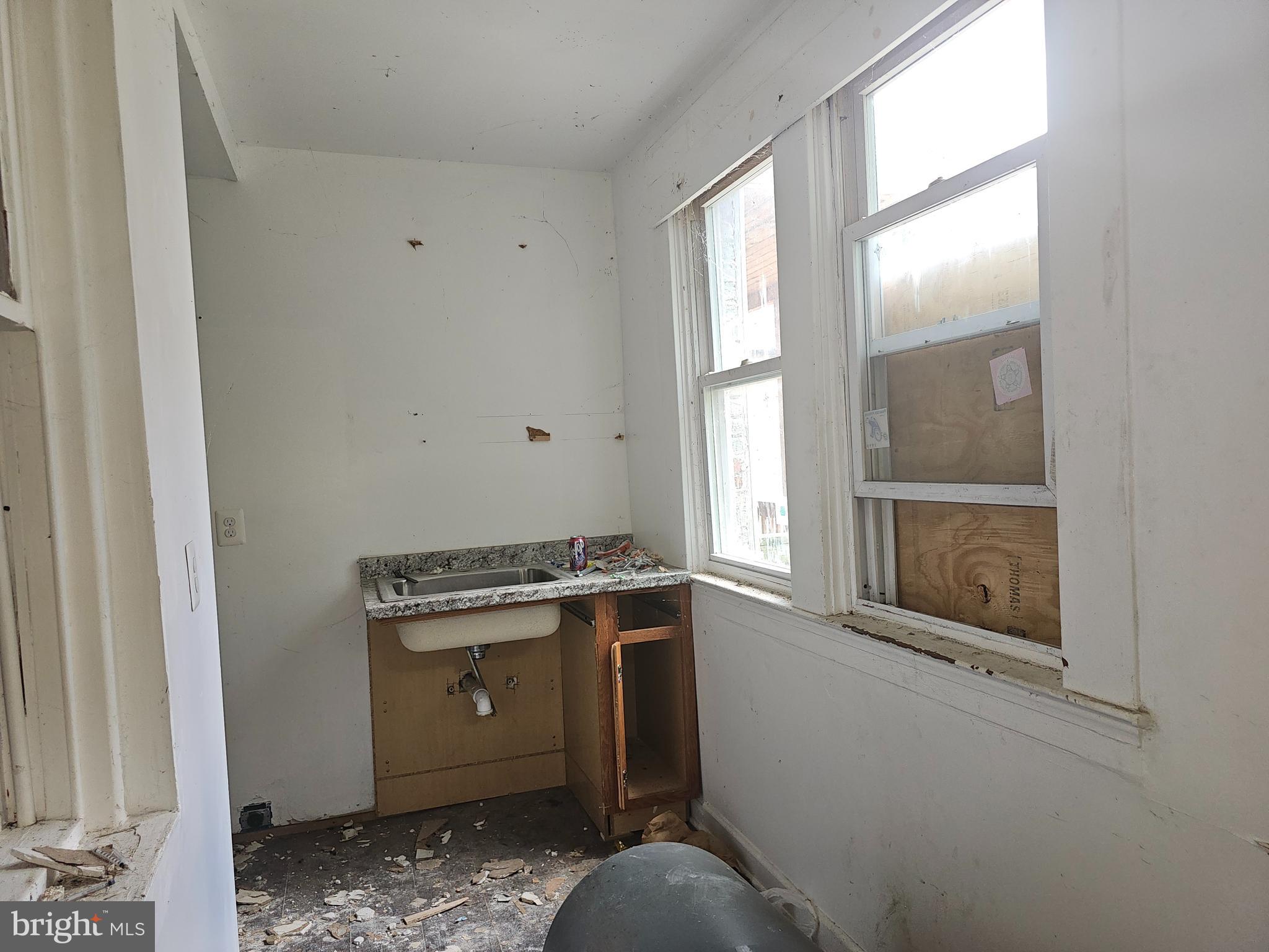 121 South Calverton Road Baltimore, MD 21223 - Photo 6 of 10 Gallery Image 6