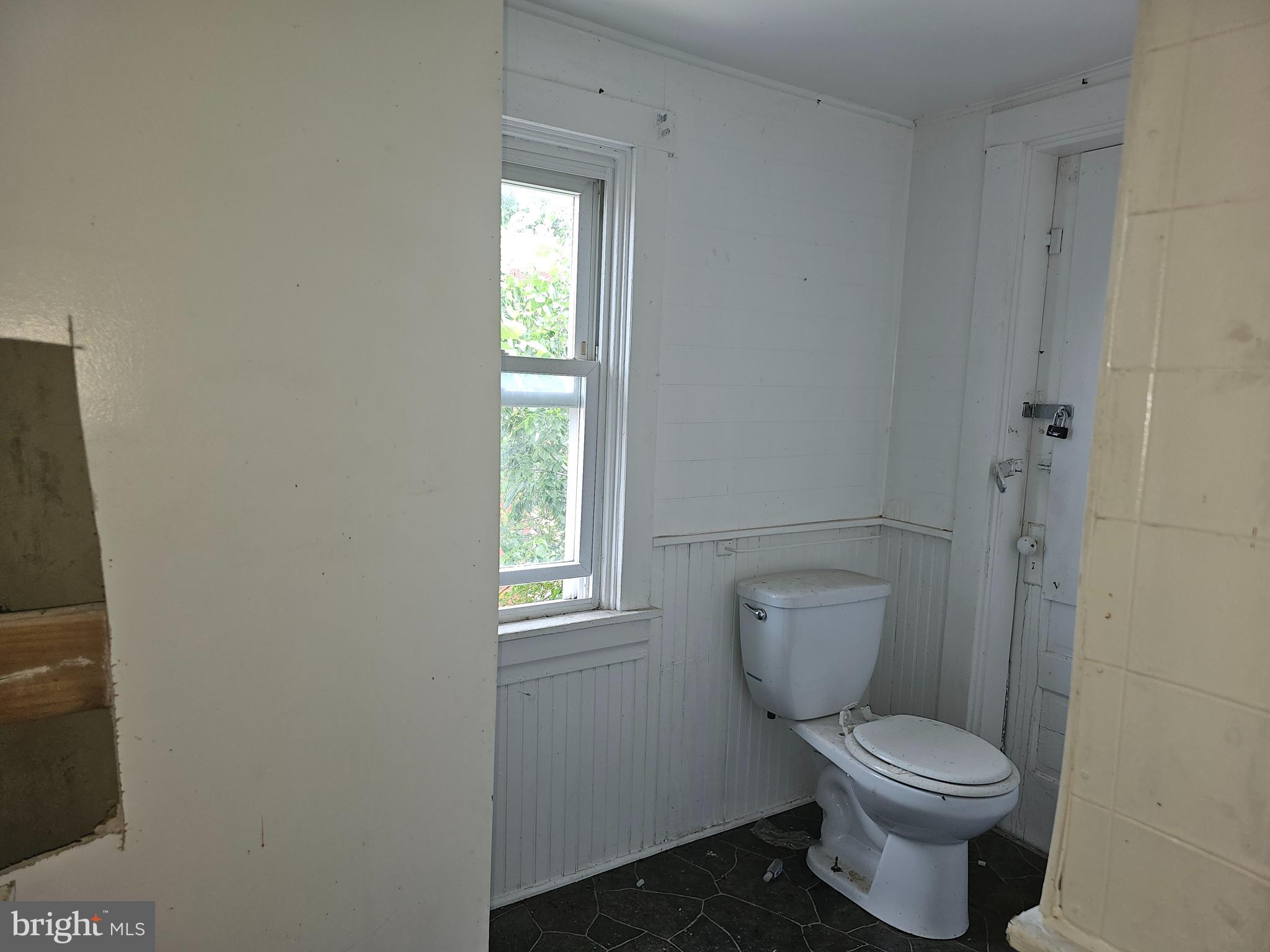121 South Calverton Road Baltimore, MD 21223 - Photo 8 of 10 Gallery Image 8