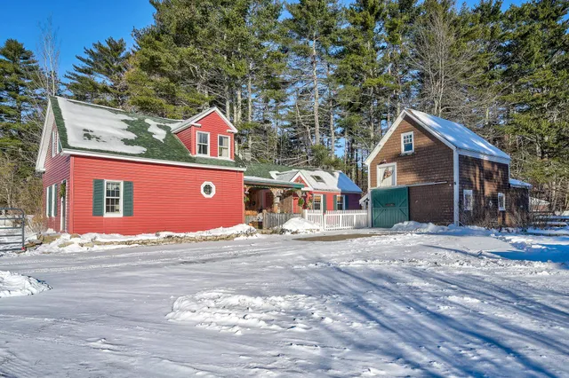 $445,000 | 78 School Street, Effingham, NH 03882