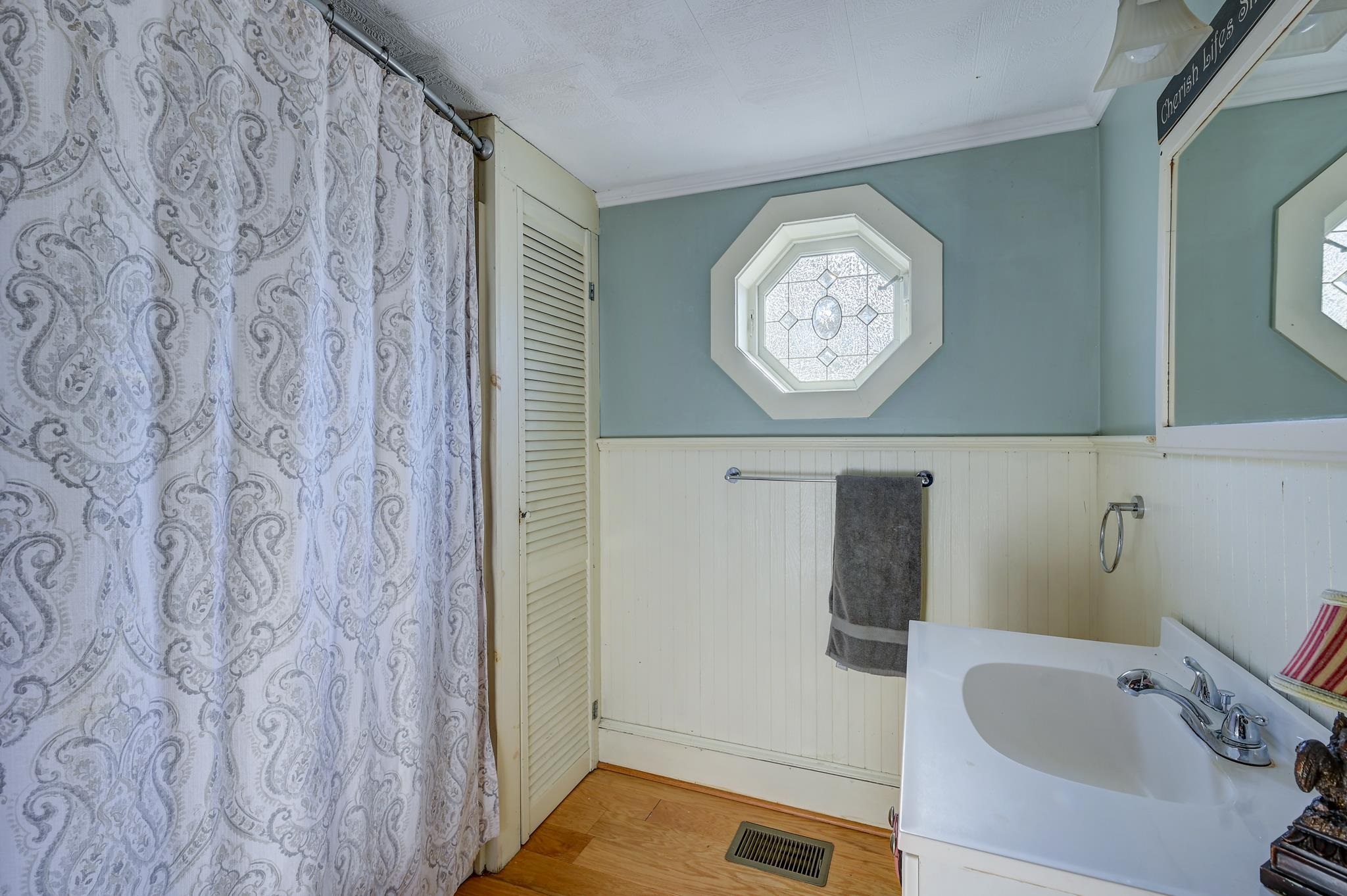 78 School Street Effingham, NH 03882 - Photo 16 of 59