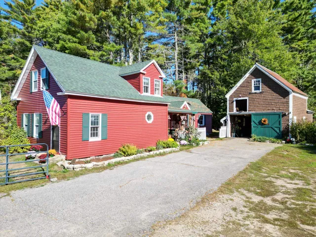 $435,000 | 78 School Street, Effingham, NH 03882