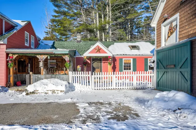 $445,000 | 78 School Street, Effingham, NH 03882