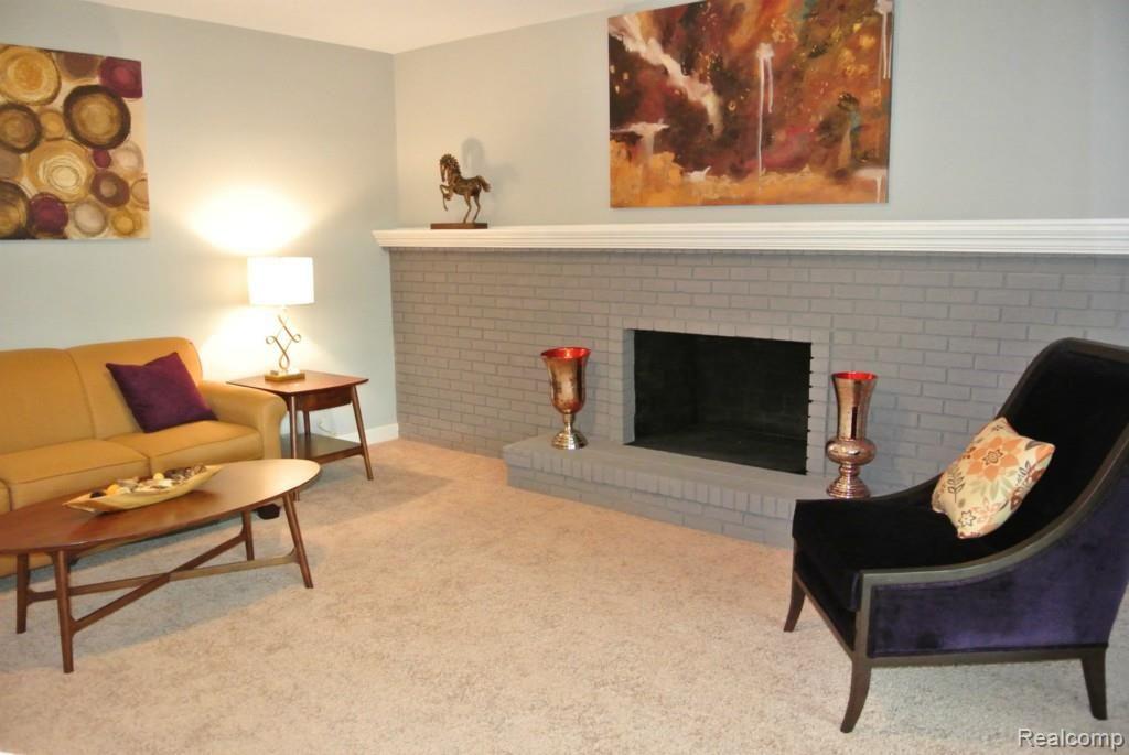 39709 Coronation Road Canton, MI 48188 - Photo 7 of 33 DSC_3283.jpg