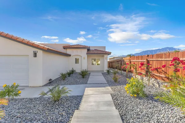 $2,600 | 66125 2nd Street, Desert Hot Springs, CA 92240