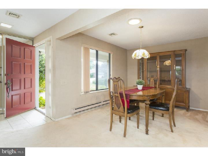 228 Convent Road, Unit B Monroe Township, NJ 08831 - Photo 4 of 25 Dining Room