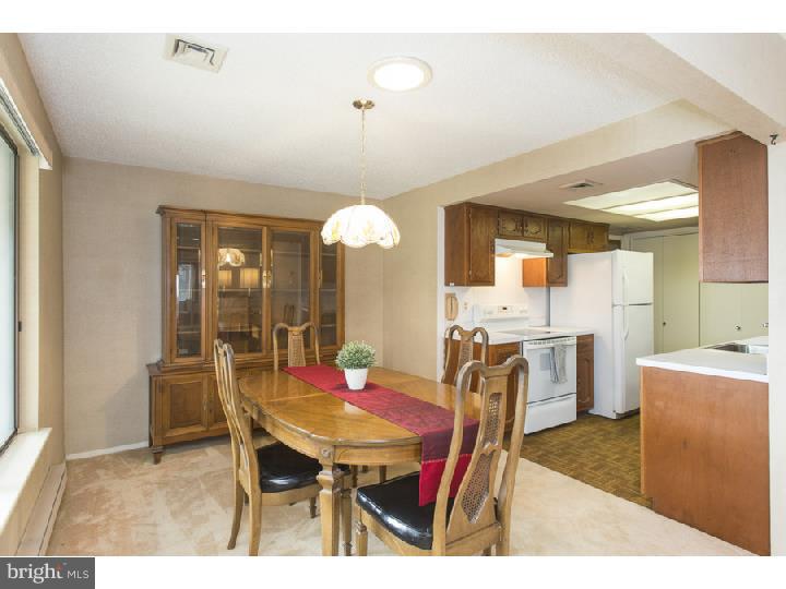 228 Convent Road, Unit B Monroe Township, NJ 08831 - Photo 5 of 25 Dining Room