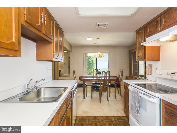 228 Convent Road, Unit B Monroe Township, NJ 08831 - Photo 7 of 25 Kitchen