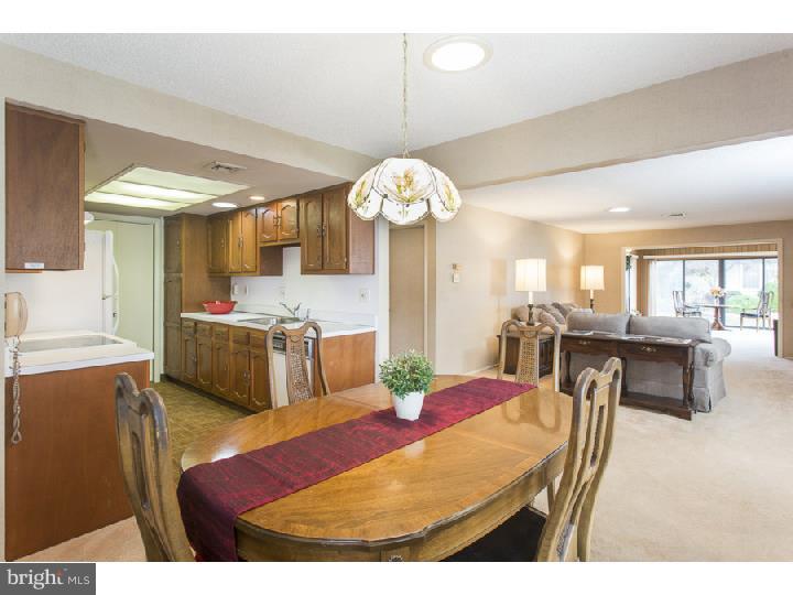 228 Convent Road, Unit B Monroe Township, NJ 08831 - Photo 8 of 25 Dining Room