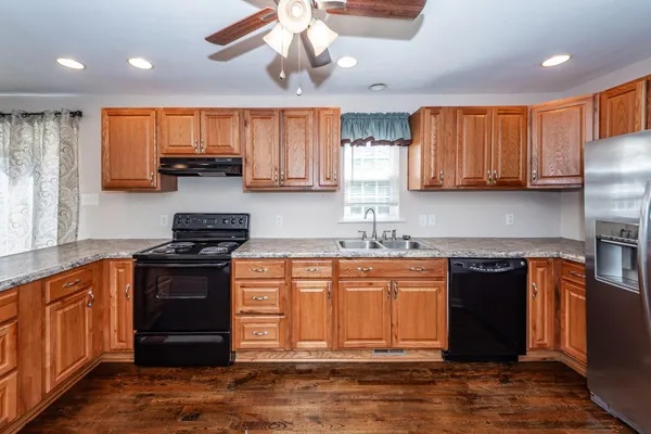 $475,000 | 156 Hidden Hills Road, Cross, SC 29436