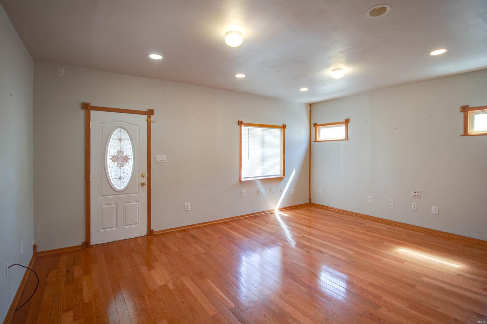 125 West 3rd Street Roxana, IL 62084 - Photo 7 of 31