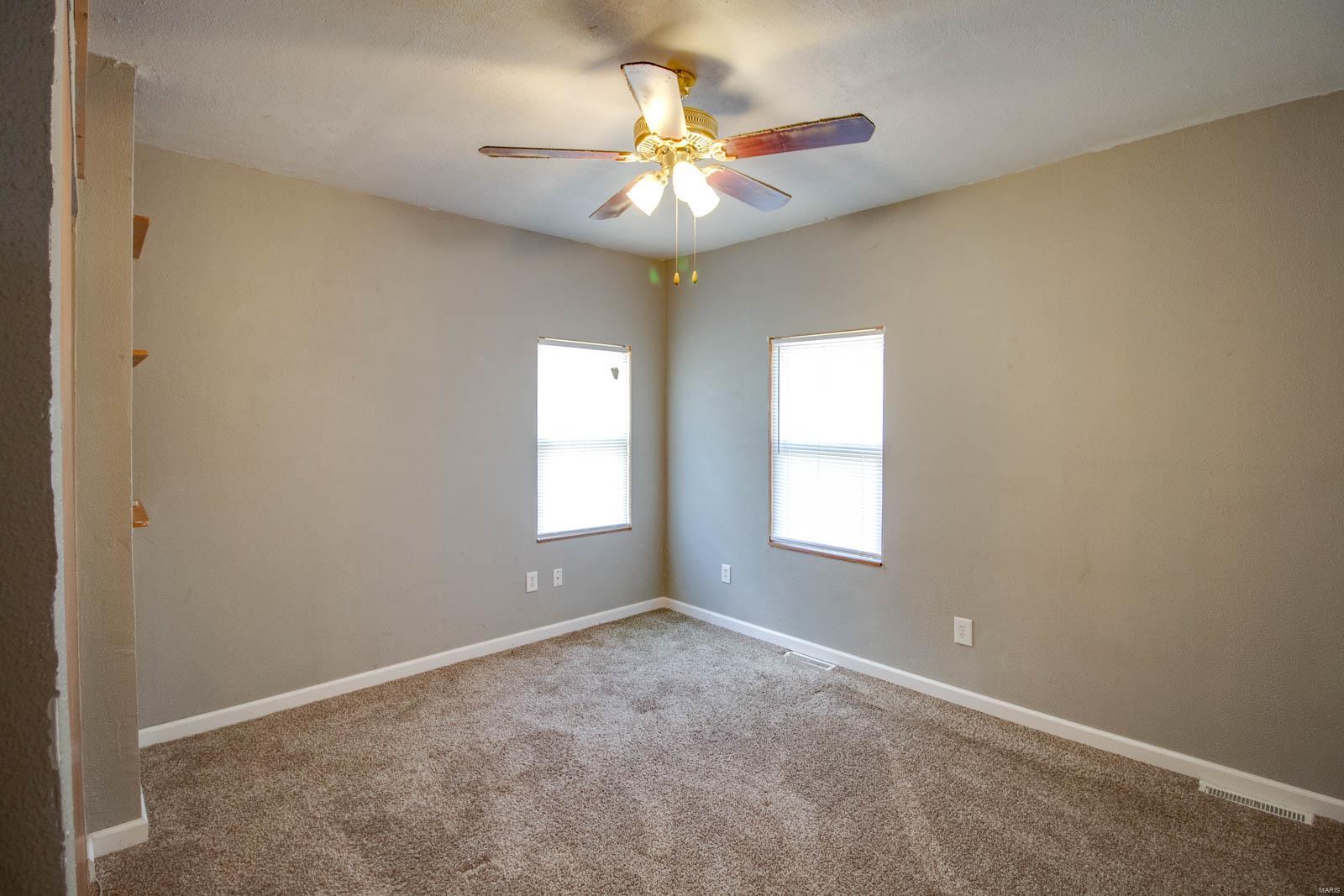 125 West 3rd Street Roxana, IL 62084 - Photo 9 of 31
