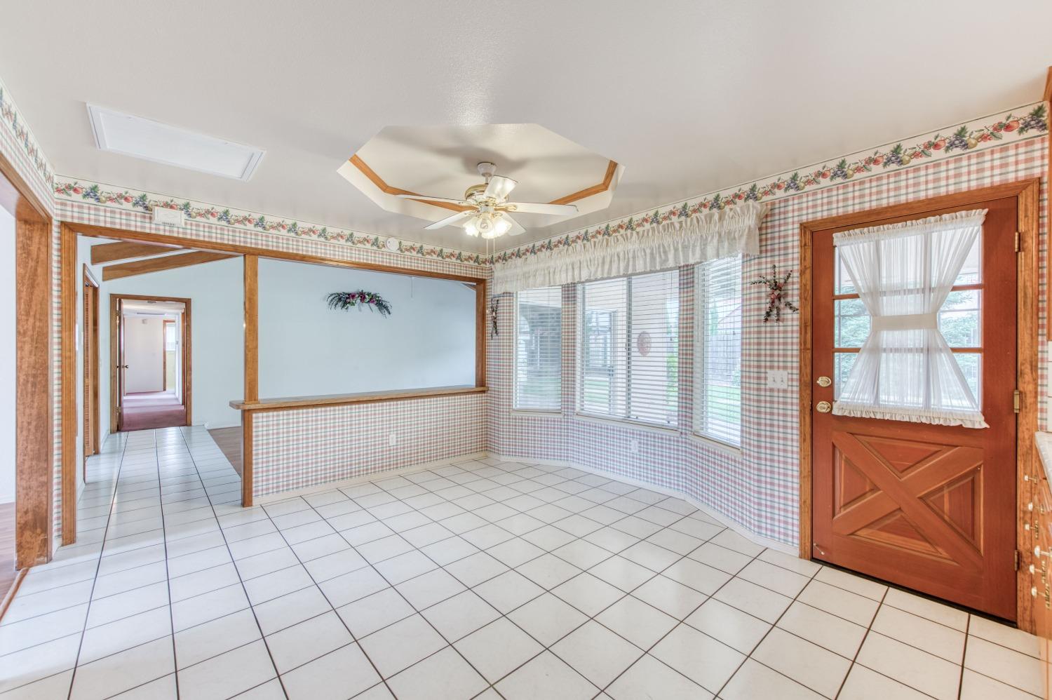 2530 Sterling Avenue Sanger, CA 93657 - Photo 15 of 40 a view of an entryway