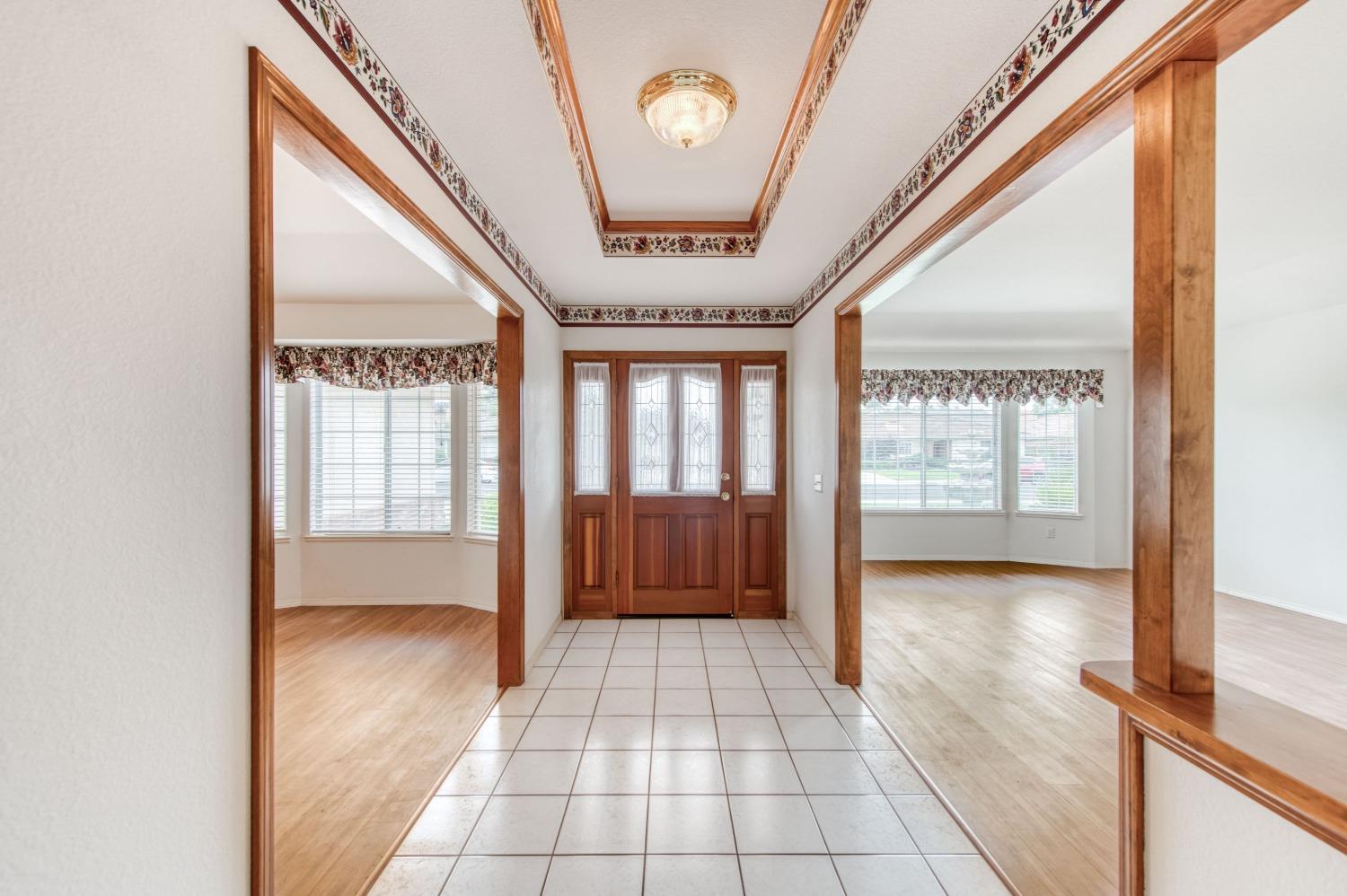 2530 Sterling Avenue Sanger, CA 93657 - Photo 7 of 40 a view of an entryway