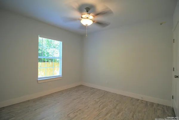 $1,500 | 707 South Olive Street, Unit B, San Antonio, TX 78203