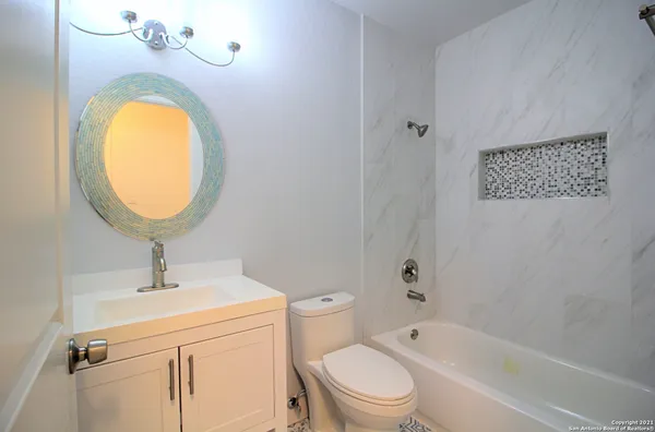 $1,500 | 707 South Olive Street, Unit B, San Antonio, TX 78203