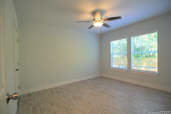 $1,500 | 707 South Olive Street, Unit B, San Antonio, TX 78203