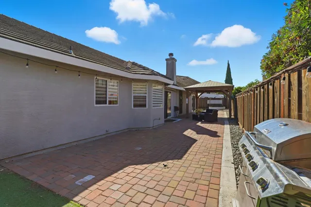 $740,000 | 1680 El Camino De Vida, Hollister, CA 95023