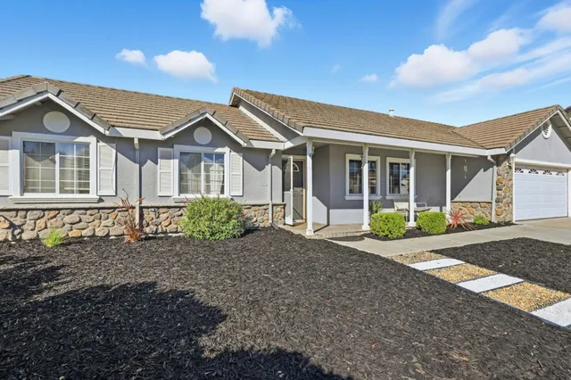 $740,000 | 1680 El Camino De Vida, Hollister, CA 95023