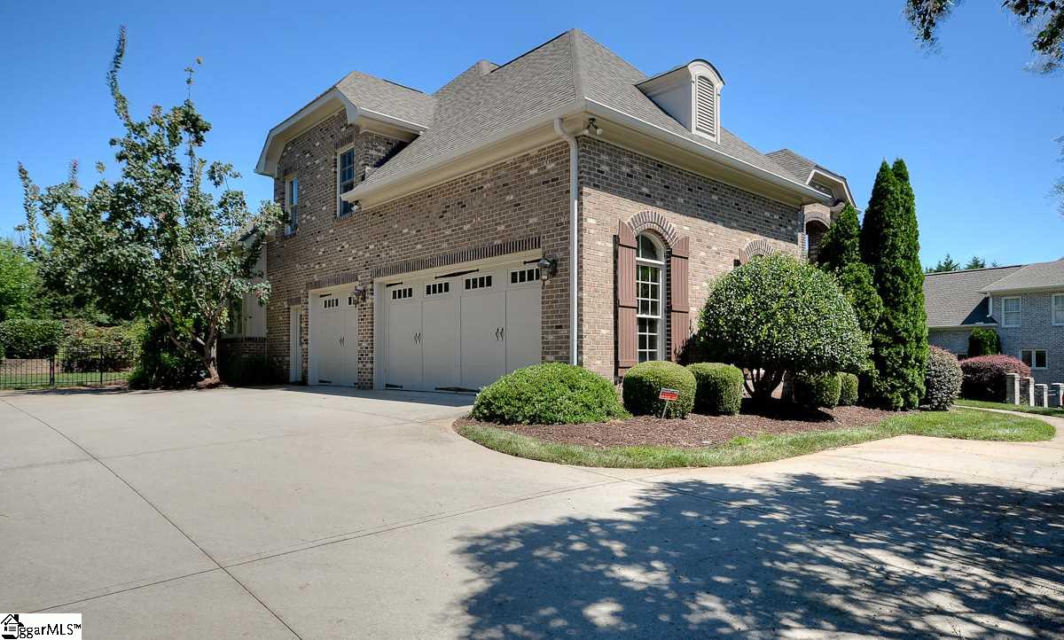 136 Ramsford Lane Simpsonville, SC 29681 - Photo 3 of 36 Gallery Image 3