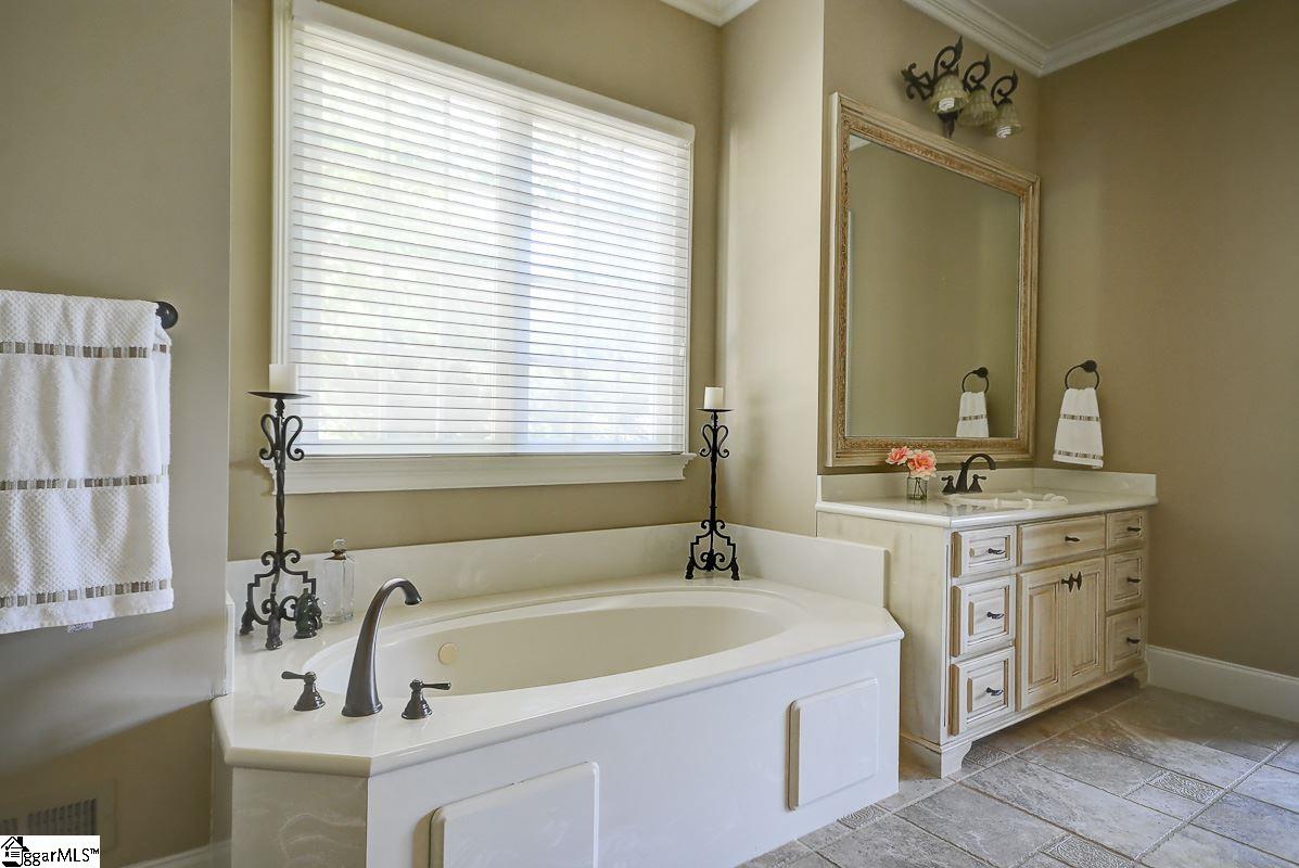 136 Ramsford Lane Simpsonville, SC 29681 - Photo 24 of 36 Gallery Image 24
