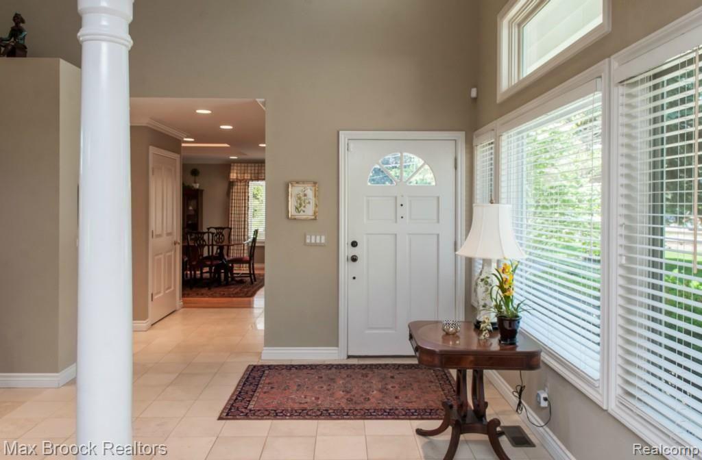 3790 West Maple Road Bloomfield Hills, MI 48301 - Photo 4 of 36 05DSC_7815.jpg