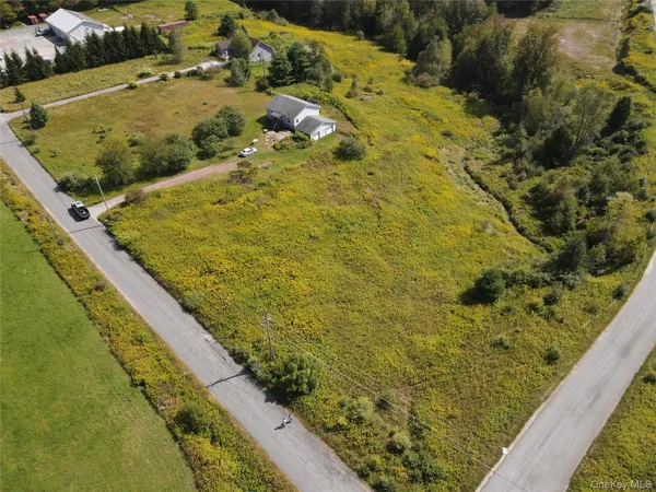 $379,000 | 9 Queen Mountain Road, Unit 64, Ferndale, NY 12734