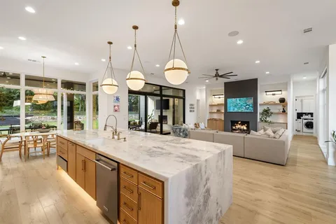 $1,300,000 | 329 Renaissance Lane, Heath, TX 75032